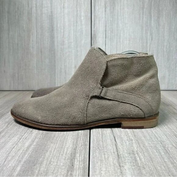Free People Summit Taupe Suede Ankle Buckle Boots Booties Women’s Size 9 EUR 39 - Picture 3 of 10